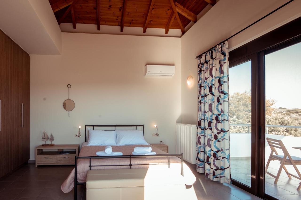 Harmony Deluxe With Sea Mountain View Villa Kambánion
